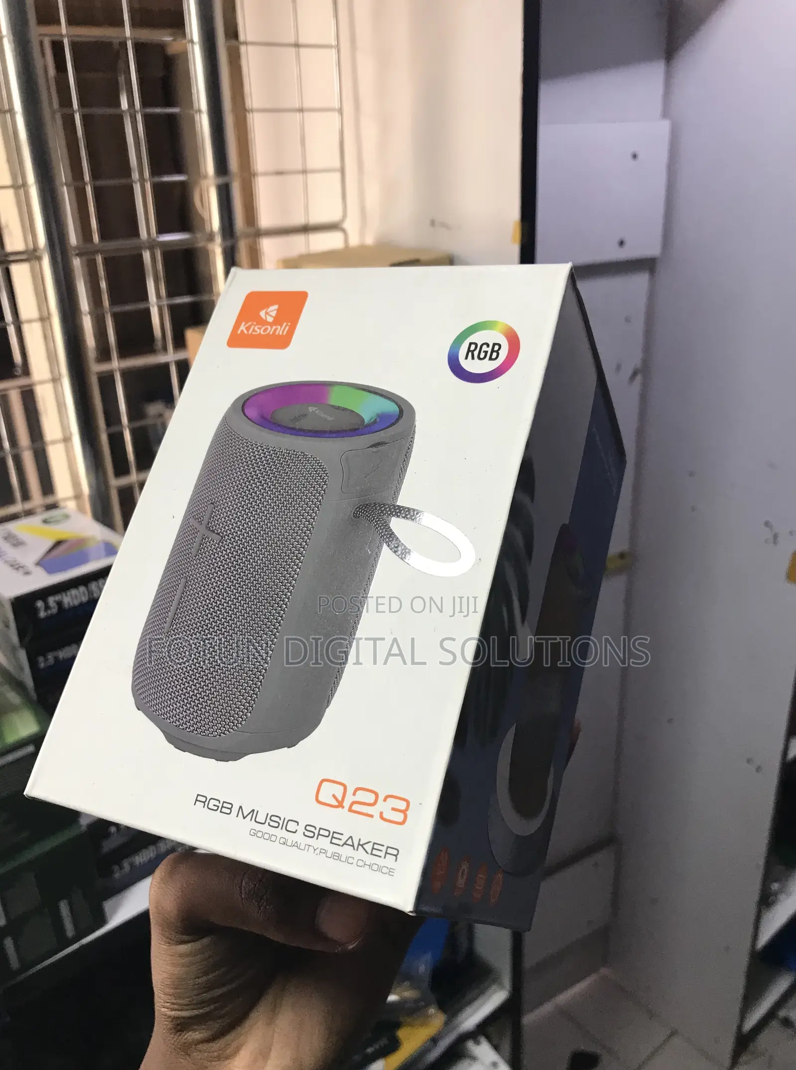 Kisonli Q23 Budget Bluetooth Speaker - Colorful Lights Loud Sound