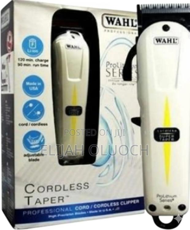 Rechargeable Cordless Wahl Shaver - main view