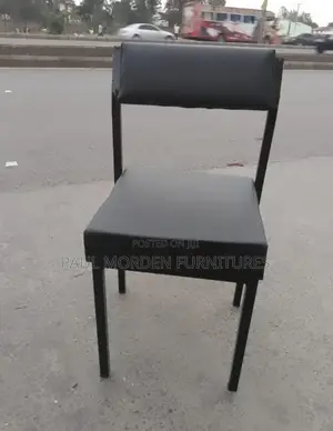 Katarina Waiting Chair 2400