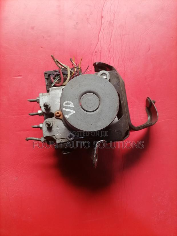 A.B.S Pump Toyota Mark X - main view