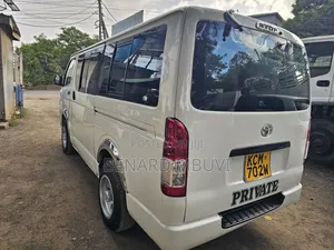 Toyota HiAce 2012 White