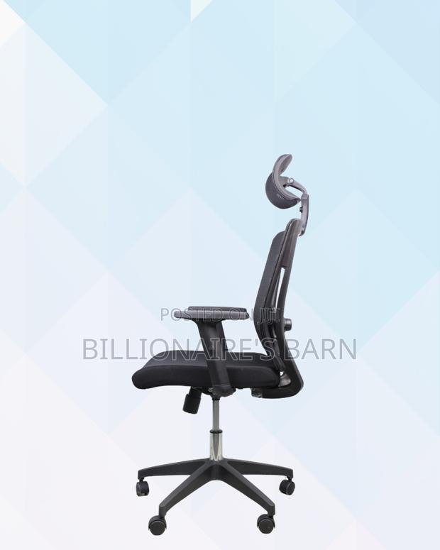 Headrest Office Chair for Long Workdays • Breathable Mesh Airflow