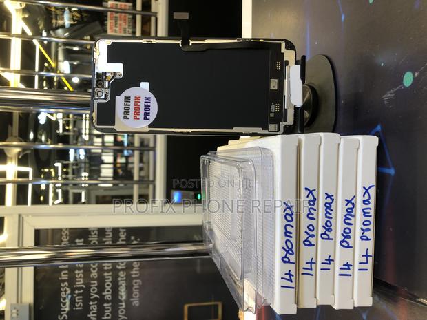 Original iPhone 14 Promax Broken Screen Replacement and Instalallation - main view