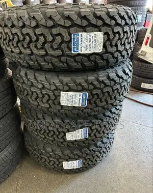 27570 R18 Brand New Maxtrektyre