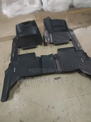 Hilux With Premium 5d Tpe Floor Mats Designed F