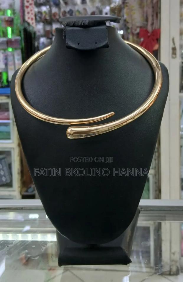 Classy Choker Women - main view