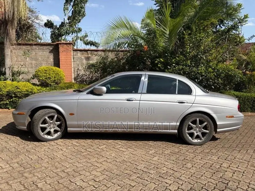 Jaguar S-Type 4.0L V8 2001 Silver