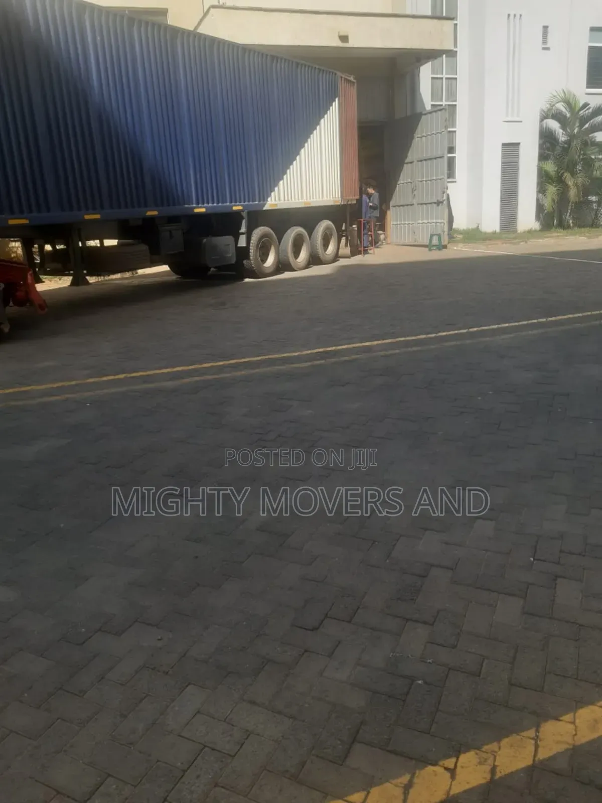 Transit Trailers for Cargo Delivery Are Readily Accessible