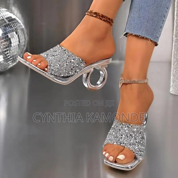 Rhinestone Silver Round Heel - thumbnail 2