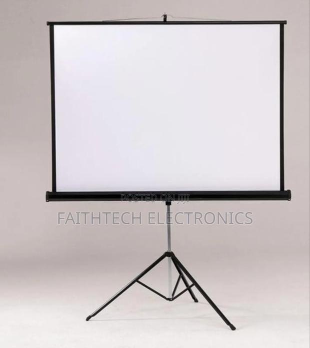 Professional Tripod Projector Screen – 96"By 96"