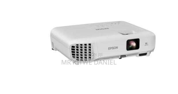 Epson Eb-E12 Xga 3lcd 3600 Lumens Projector