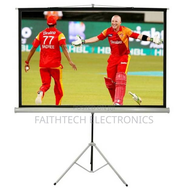 Tripod Projection Screen for Home Business Use 2.4 M by 2.4 M