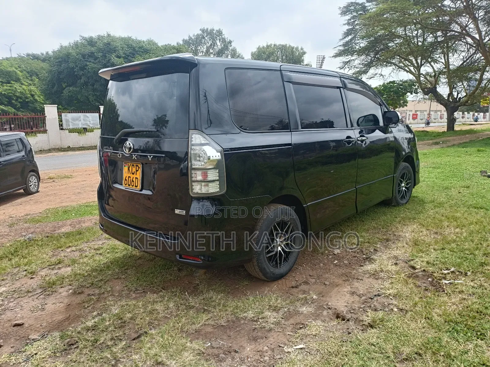 Toyota Voxy 2010 Black