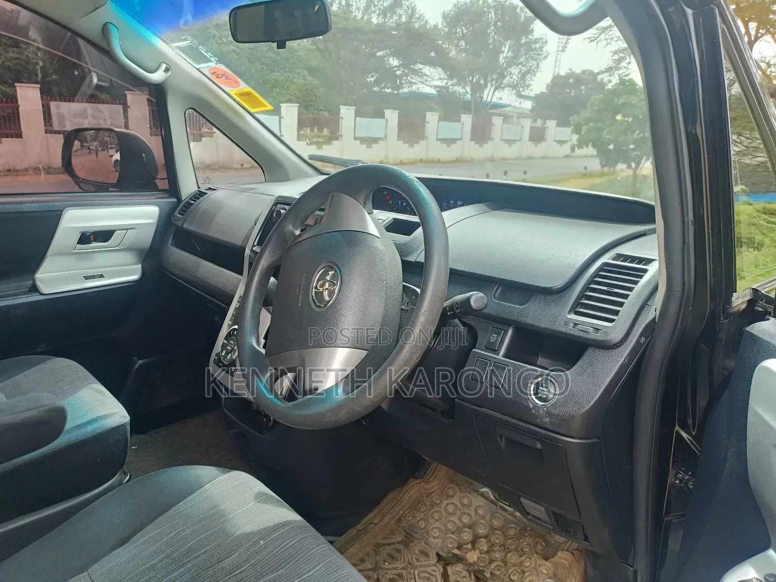 Toyota Voxy 2010 Black