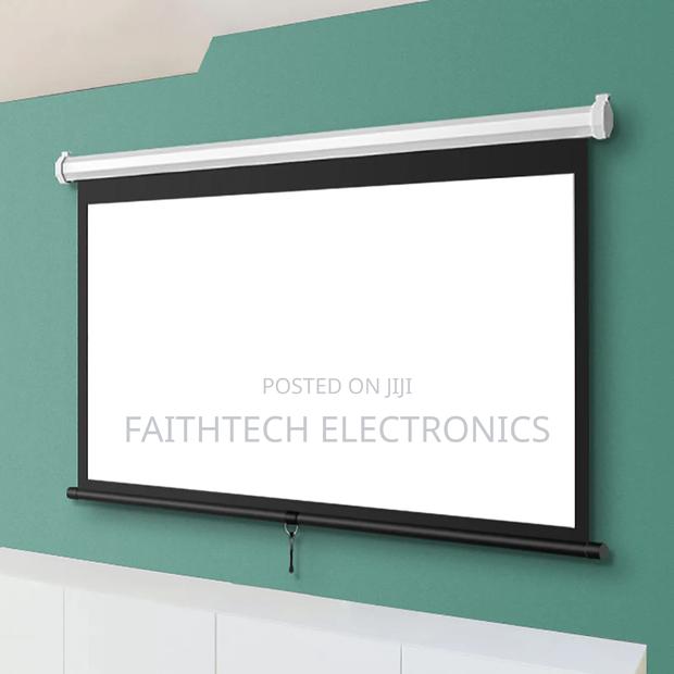 Wall-Mounted Manual Projector Screen for Sale 200 Cm by 200cm