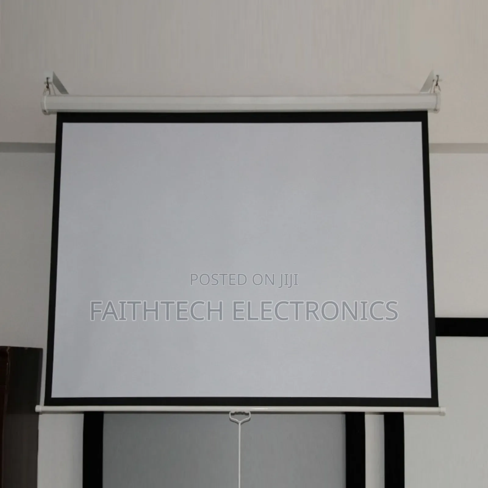 Reliable Pull-Down Projector Screen 1.5 M by 1.5 M