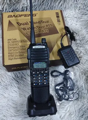 Baofeng Uv 82 Walkie-Talkie 8w 8-10km Portable for on-the-Go Use