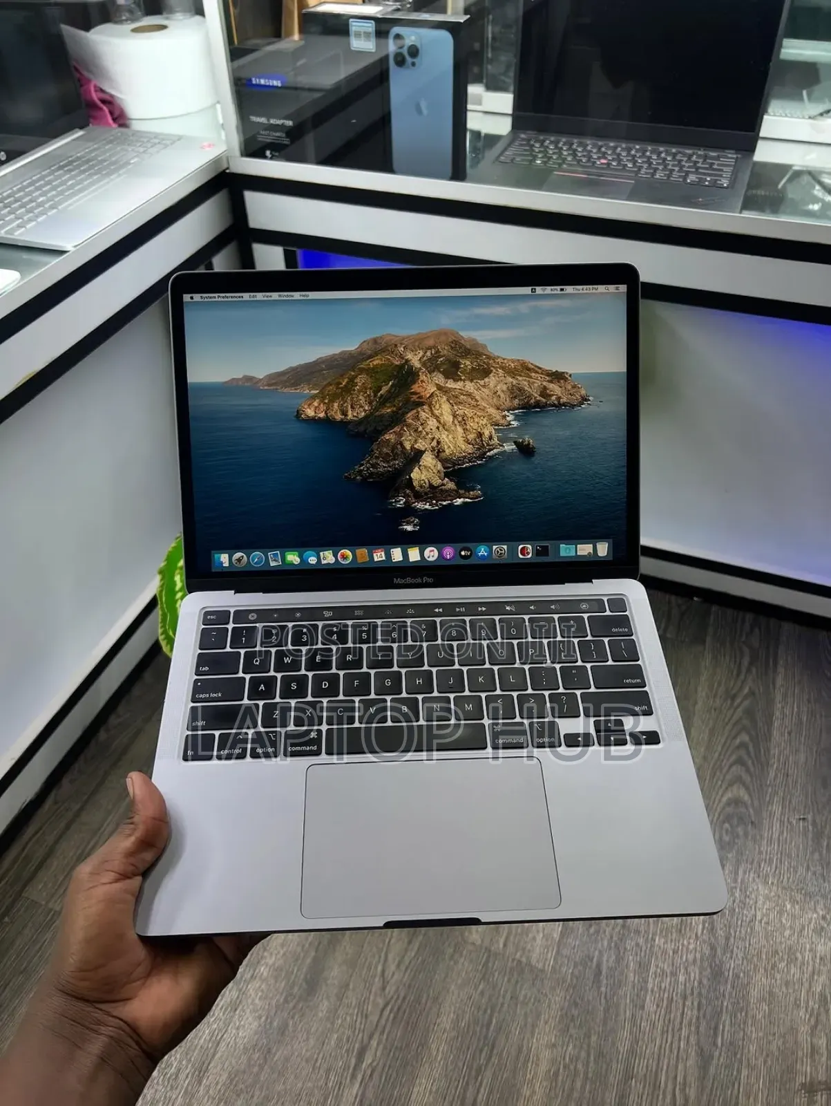 Laptop Apple MacBook Pro 2020 16GB Intel Core I7 SSD 1T