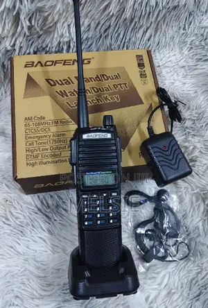 Uv-82 8w High-Power Dual-Band Long Range Walkie-Talkie