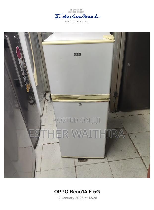 White Von Double Doors Fridge 160litres
