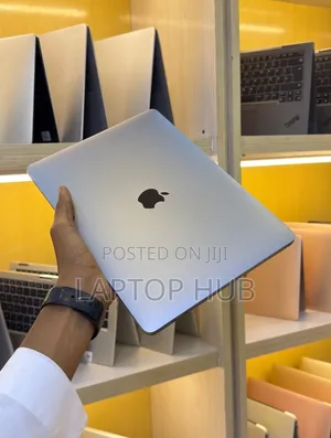 Laptop Apple MacBook Pro 2020 32GB Intel Core i7 SSD 512GB