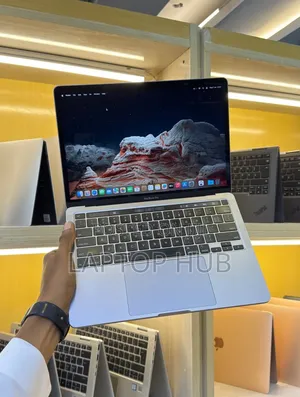 Laptop Apple MacBook Pro 2020 32GB Intel Core i7 SSD 512GB