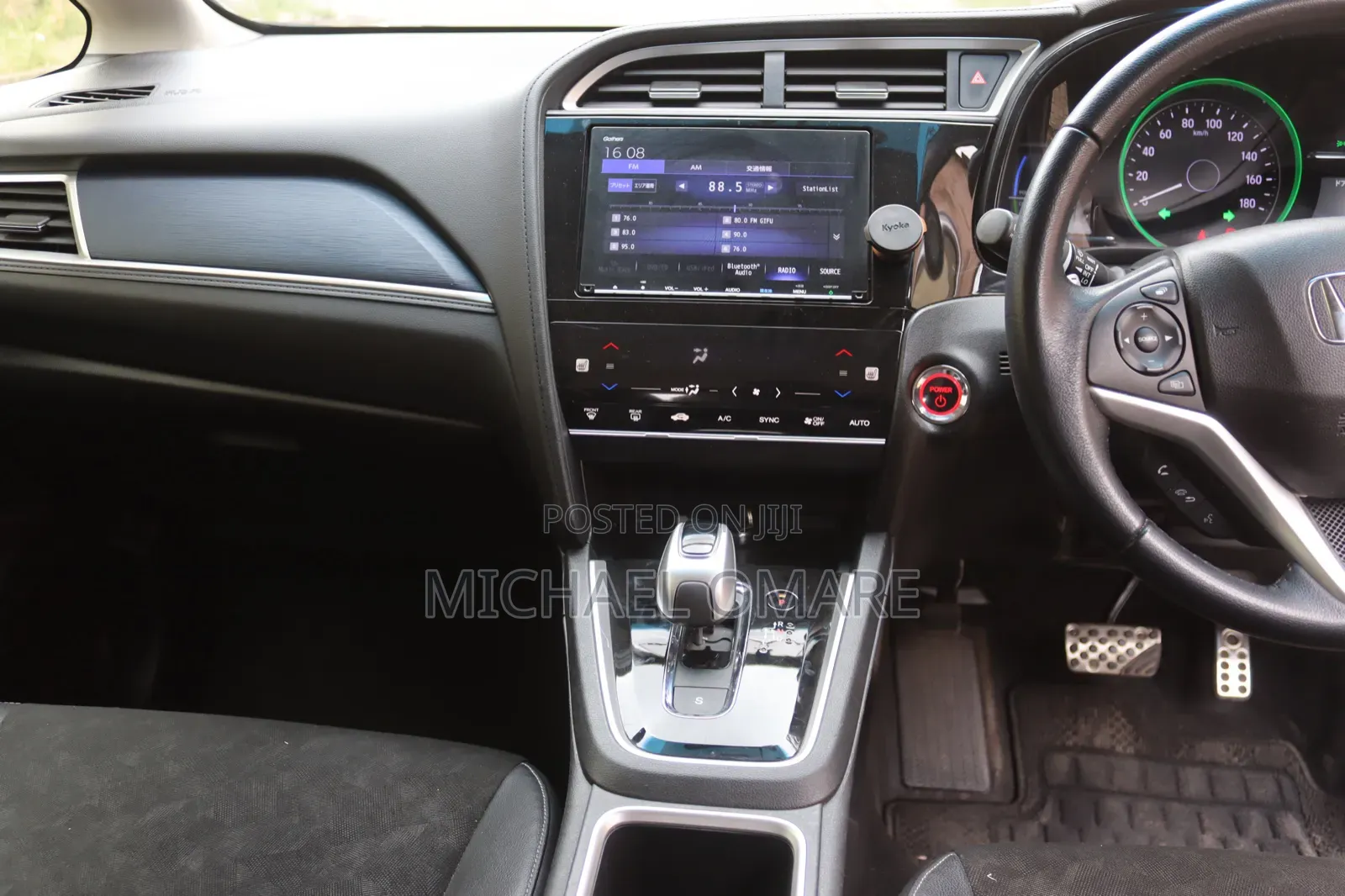 Honda Shuttle 2018 Silver