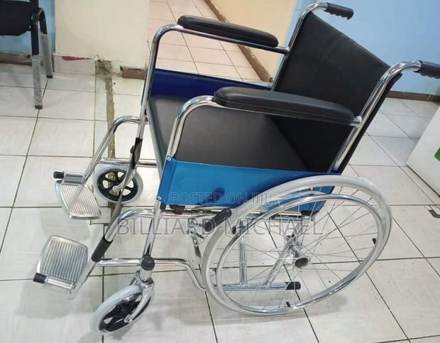 Standard Wheelchair - thumbnail 3