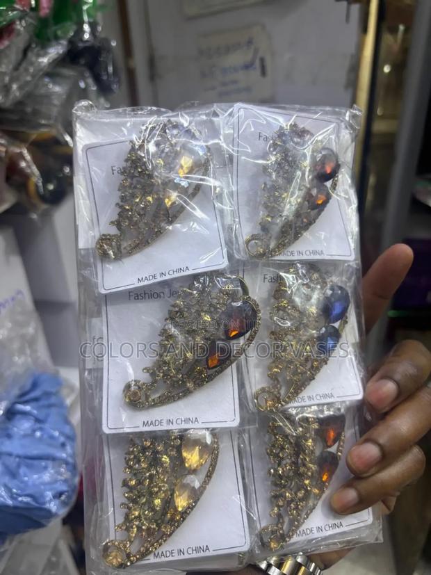 Brooches Beautiful and Classic - thumbnail 2