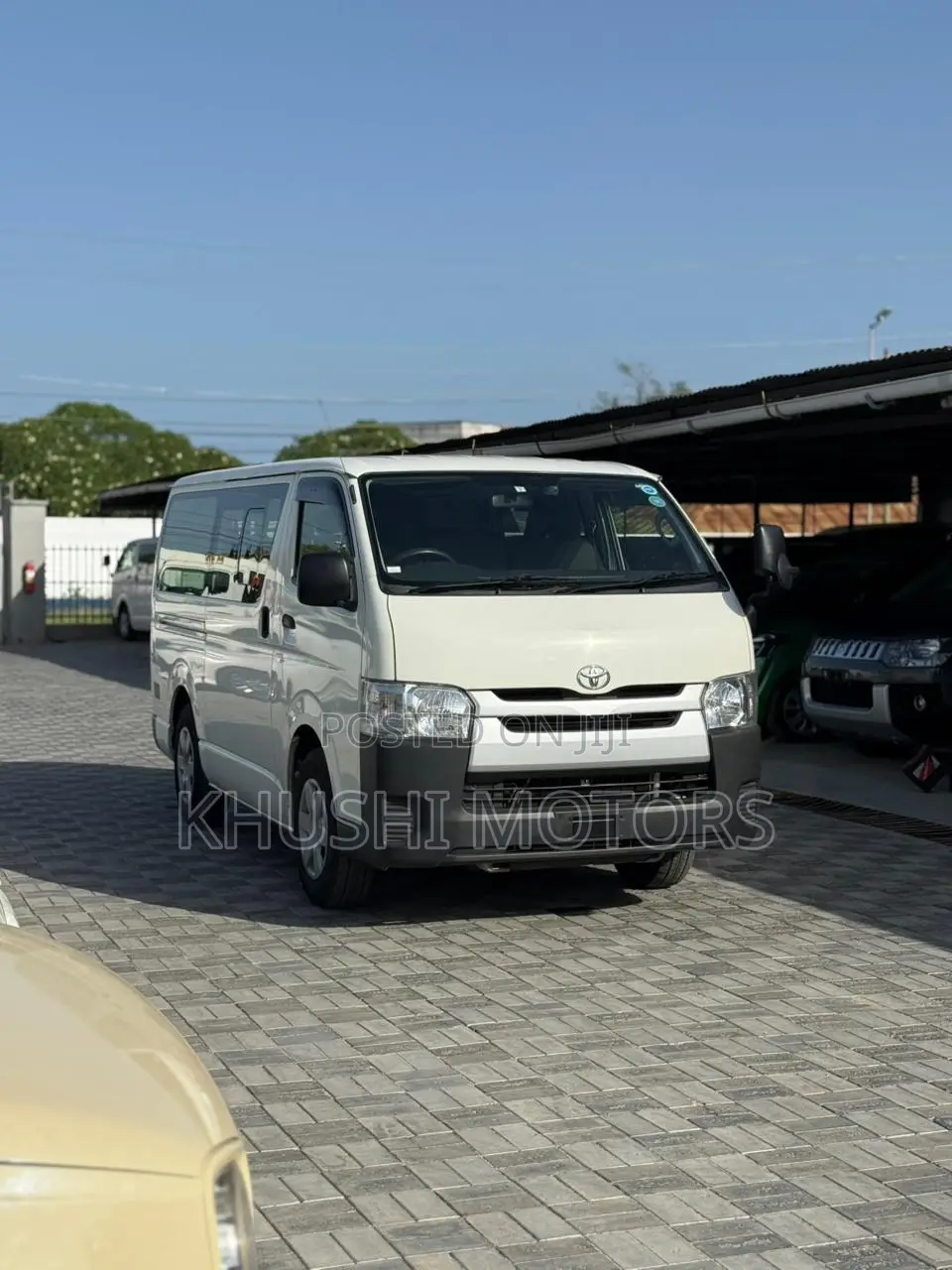 Toyota HiAce 2018 White