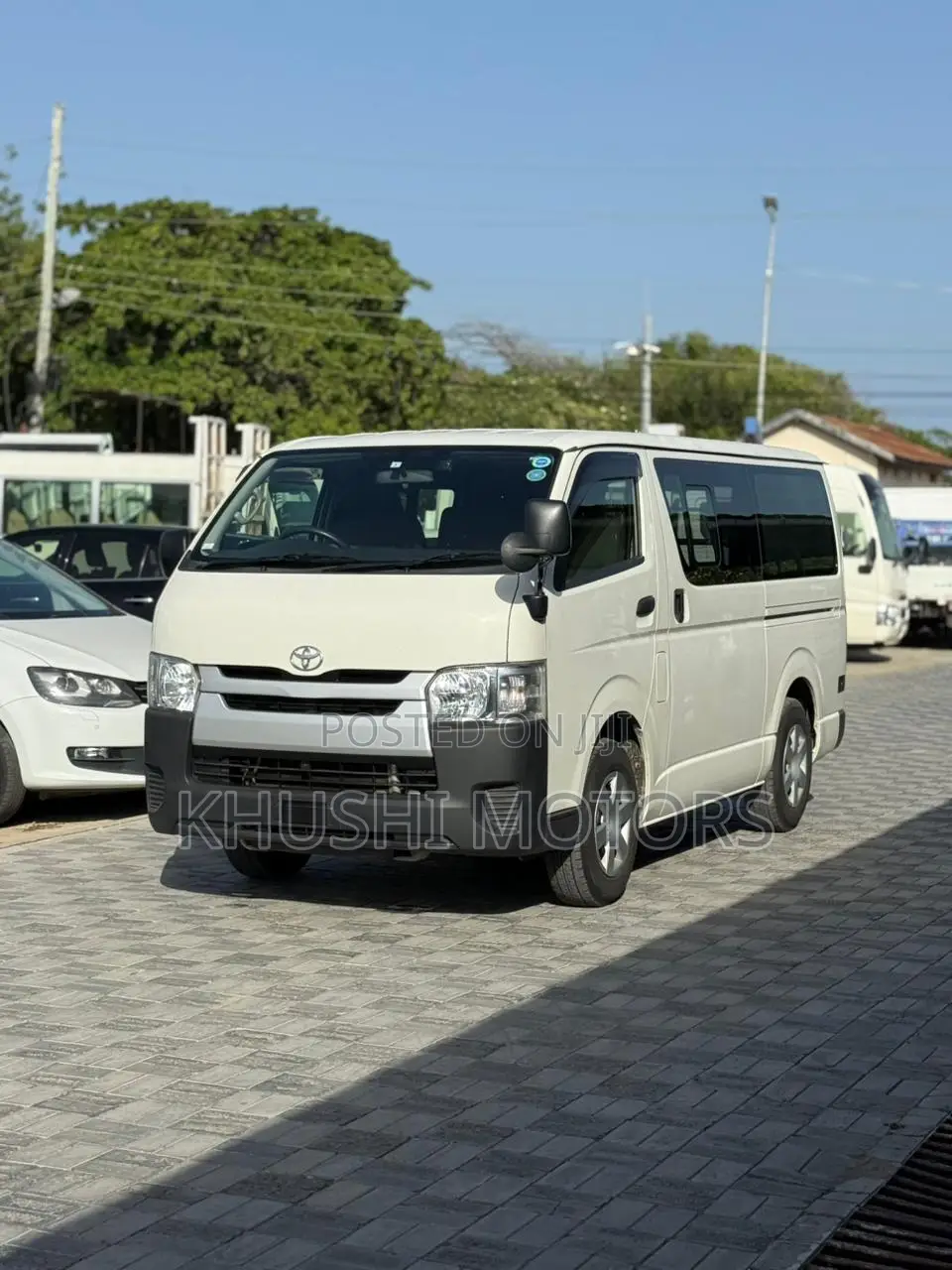 Toyota HiAce 2018 White