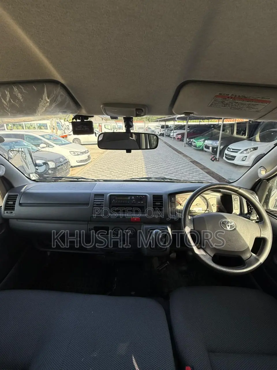 Toyota HiAce 2018 White