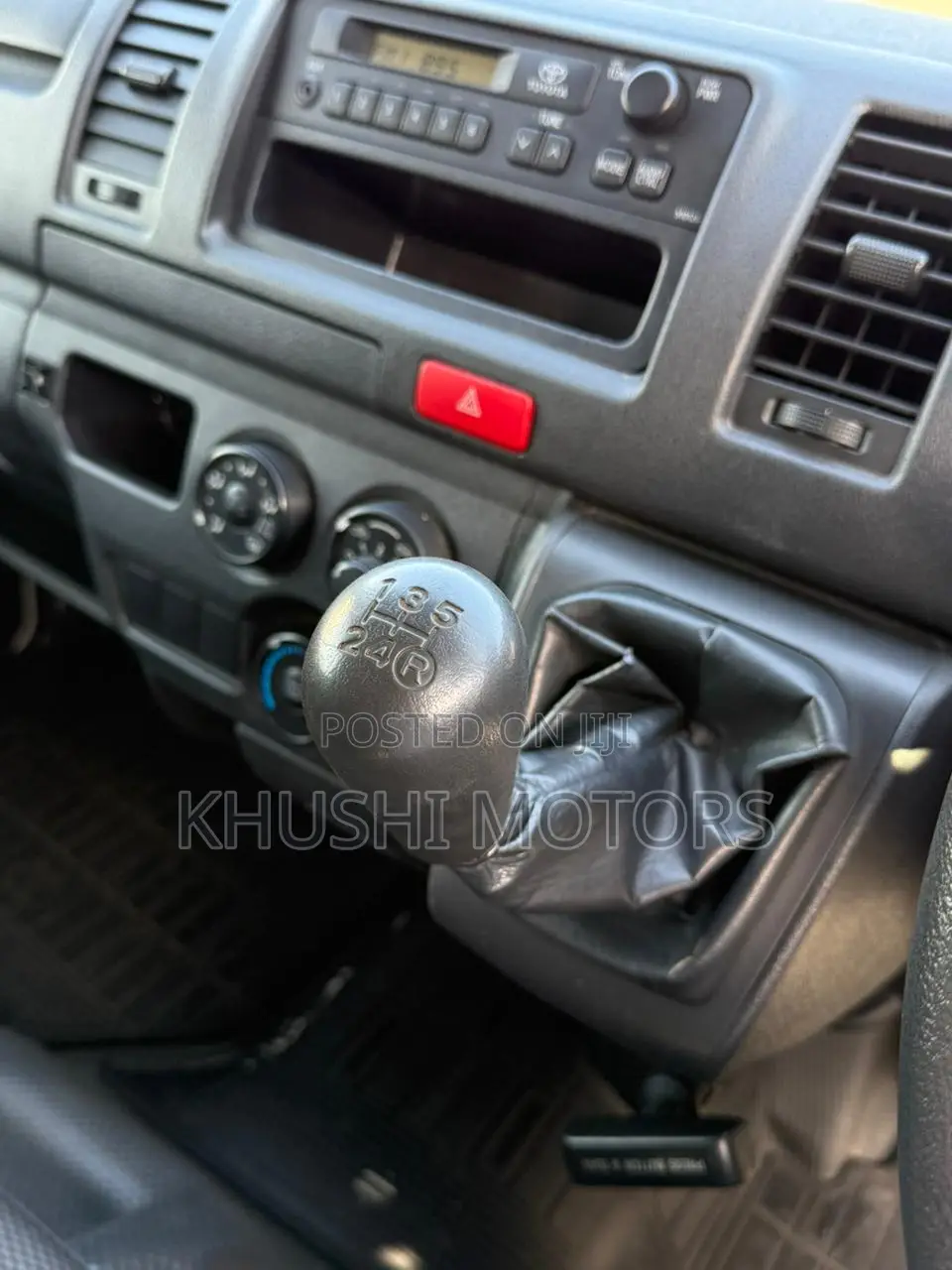 Toyota HiAce 2018 White