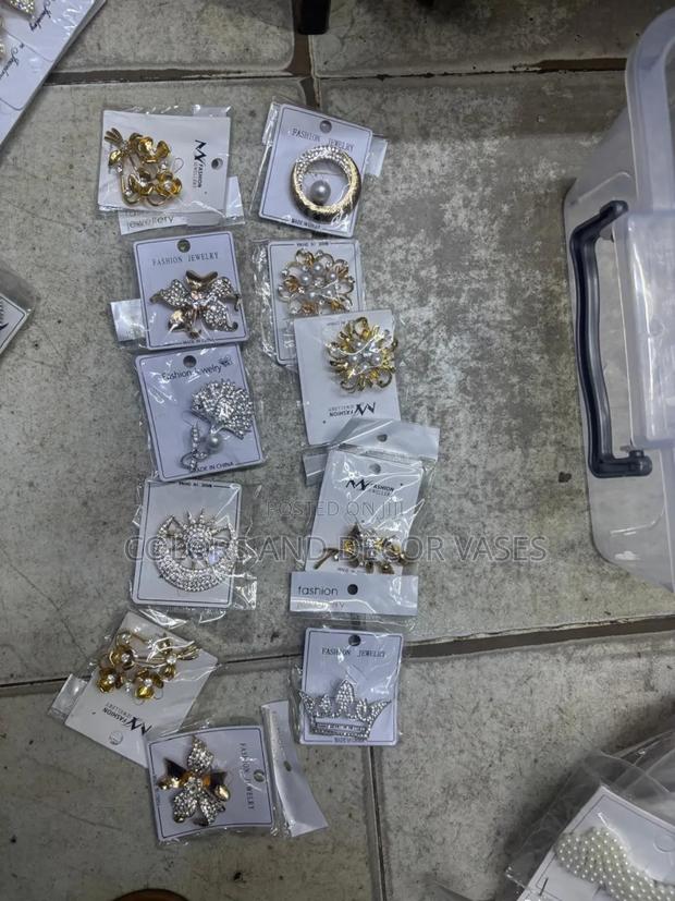 Gift Classic and Beautiful Brooches - thumbnail 3