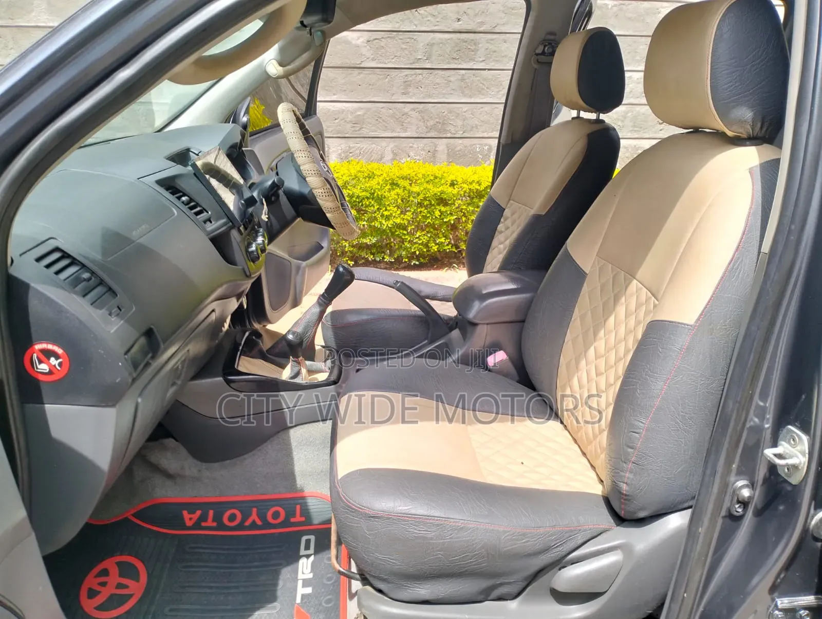 Toyota Hilux 2014 Gray