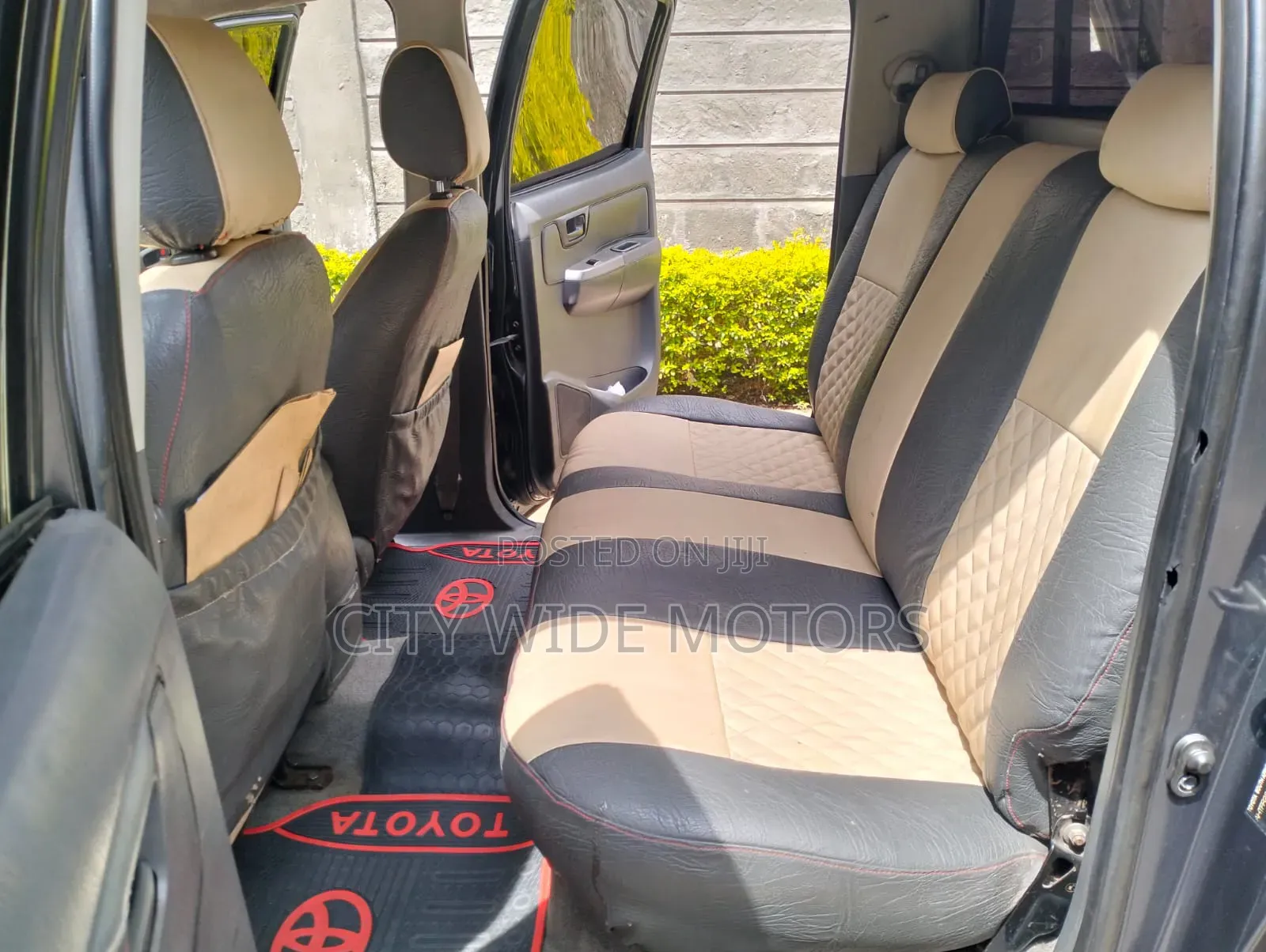 Toyota Hilux 2014 Gray
