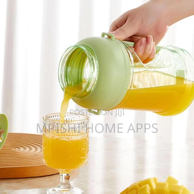 Rechargeable Portable Blender - thumbnail 2