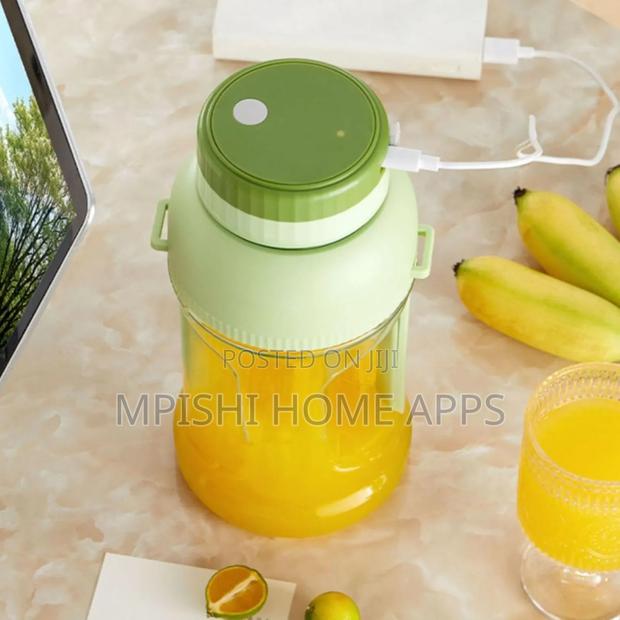 Rechargeable Portable Blender - thumbnail 5