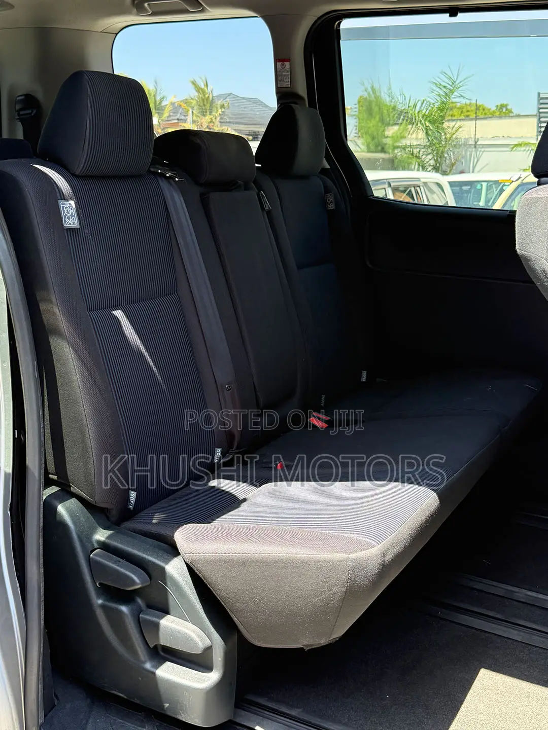 Toyota Noah 2018 Silver