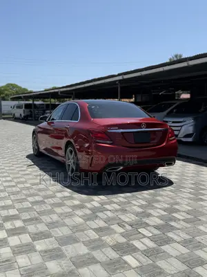 Mercedes-Benz C200 2018 Red