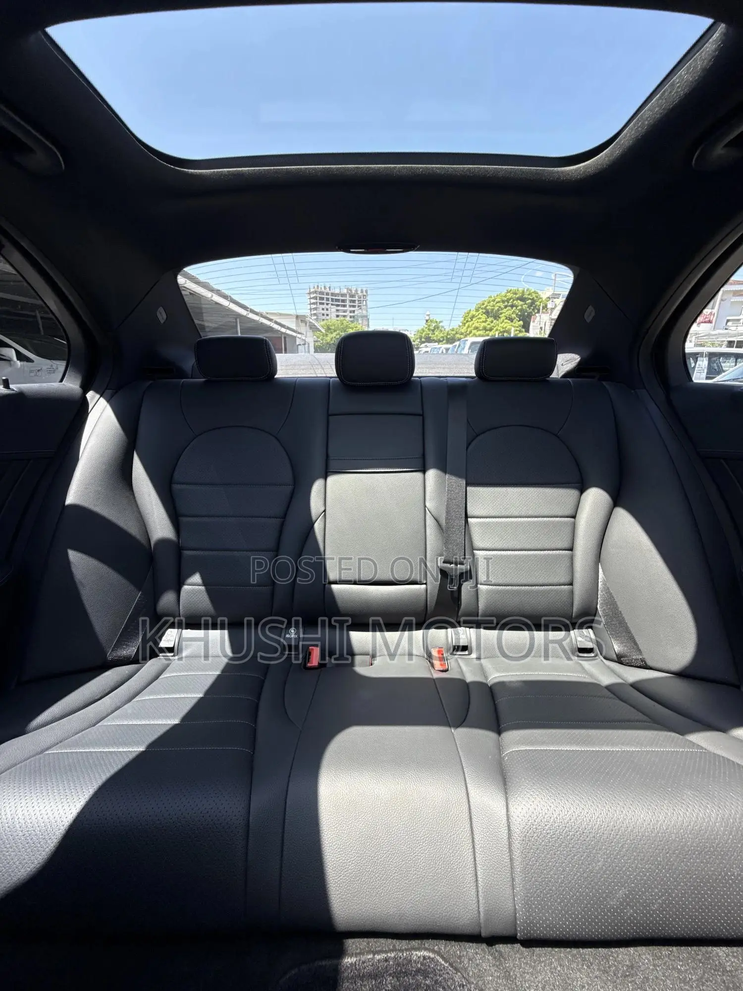 Mercedes-Benz C200 2018 Red