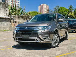 Mitsubishi Outlander 2.4 PHEV AWD 2018 Brown