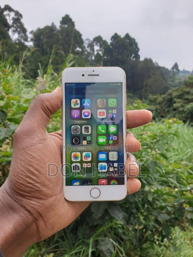 Apple iPhone 8 64 GB Gold - thumbnail 5