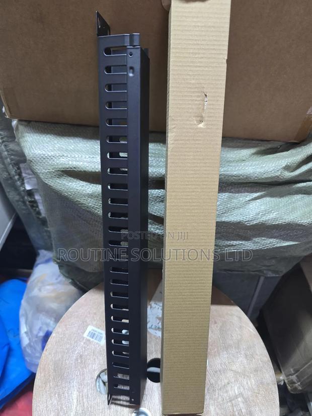 1u Metallic Cable Manager 24port