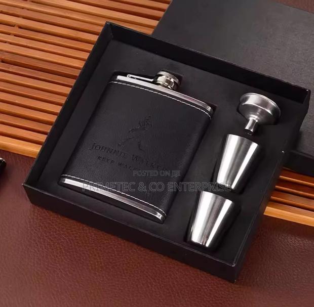 Portable Hip Flask/Whisky Bottle Set - thumbnail 3