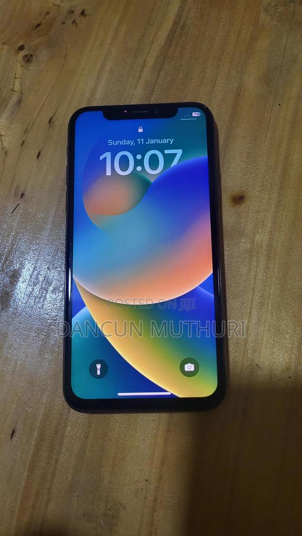 Apple iPhone X 64 GB Black - main view