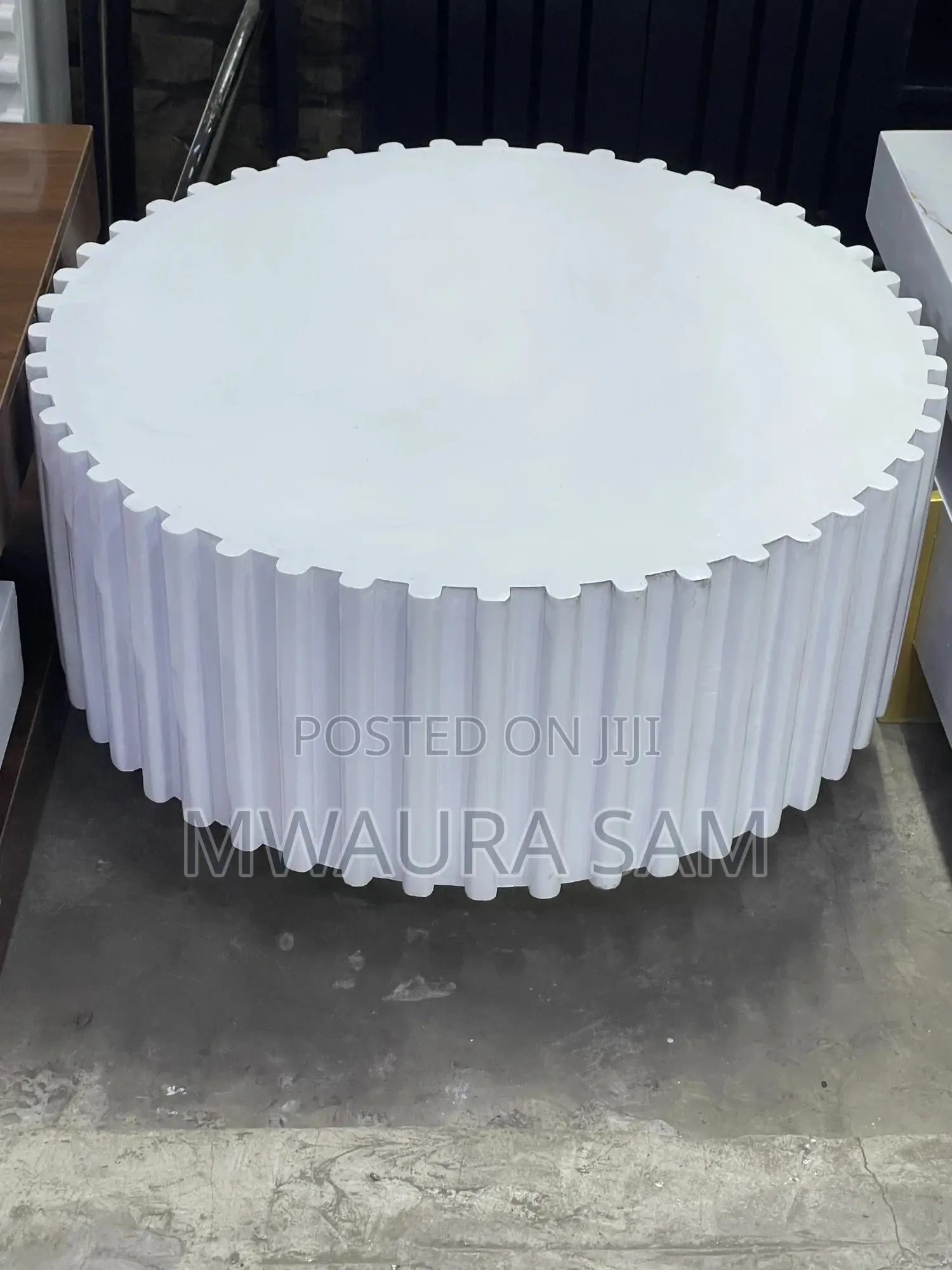 Luxury Fluted Round Coffee Table - Nordic White
