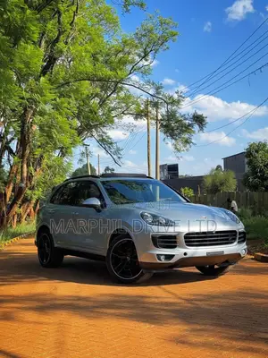 Porsche Cayenne Platinum Edition AWD 2018 Gray
