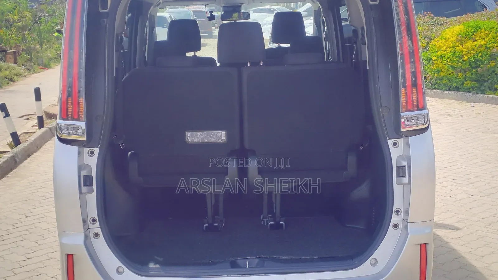 Toyota Noah 2018 Silver