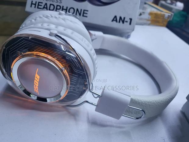 Bose Wireless Headphones - thumbnail 2